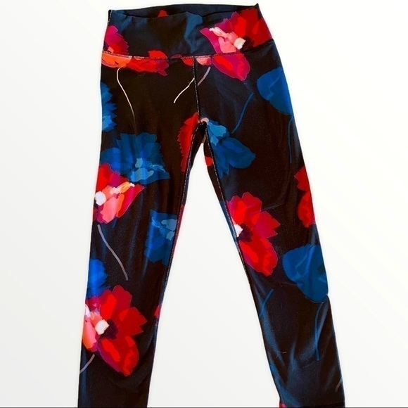 𝅺FABLETICS leggings medium bright flowers - Picture 3 of 5